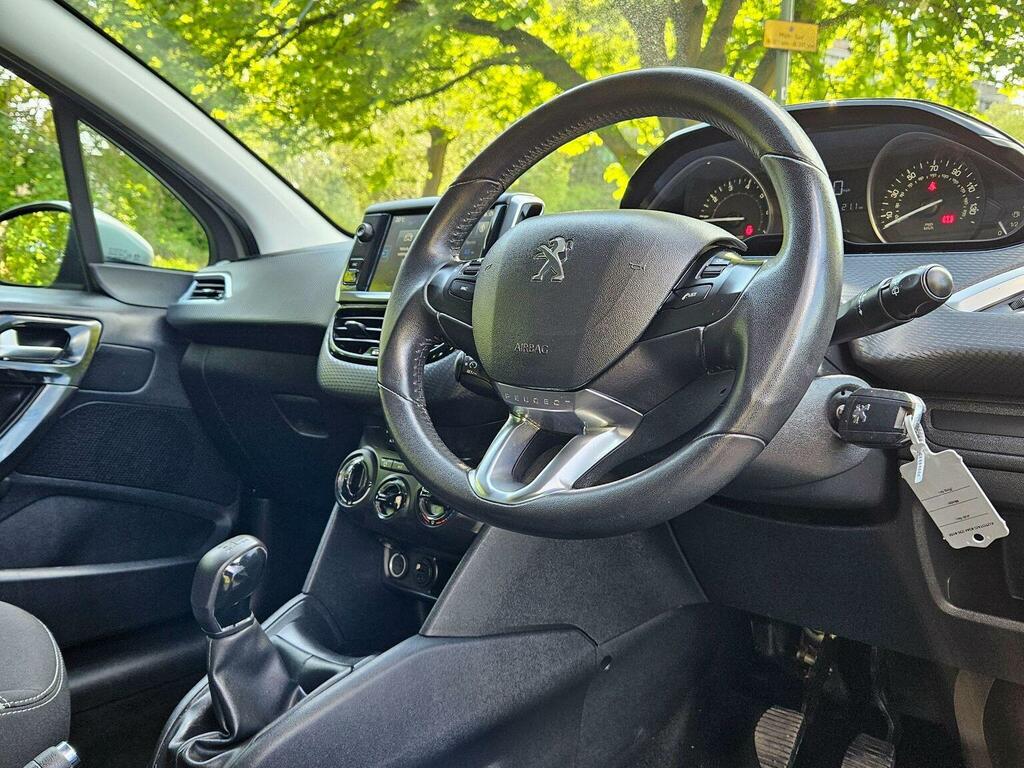 Peugeot 208 Hatchback 1.2 Puretech Active Euro 6 201616 FX16UWP Silver #2