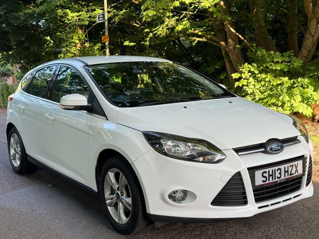 Ford Focus Hatchback 1.6 Zetec Euro 5 201313 SH13HZX White #4