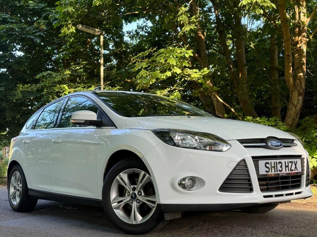Ford Focus Hatchback 1.6 Zetec Euro 5 201313 White