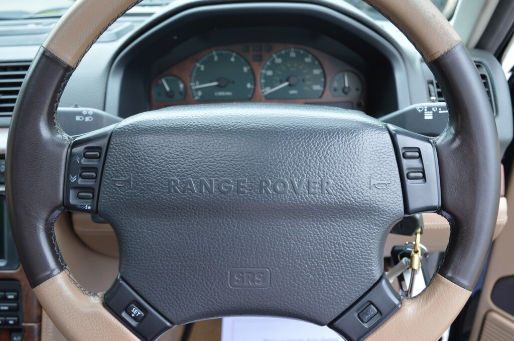 Land Rover Range Rover 4.0 V8 Bordeaux 2001 Red #53