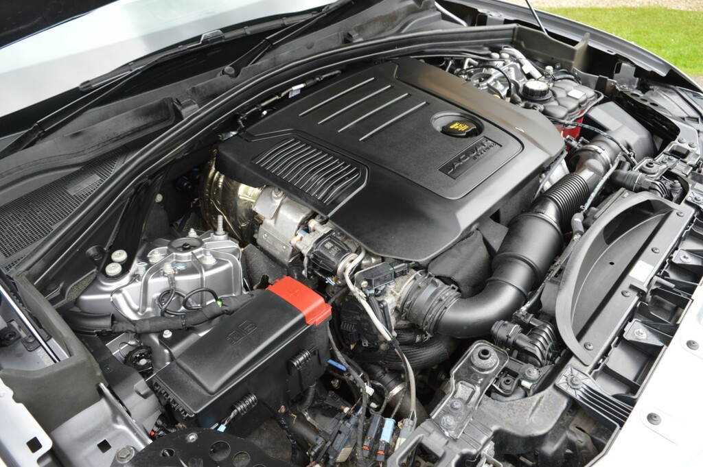 Jaguar F-Pace Suv KT73HSO #4