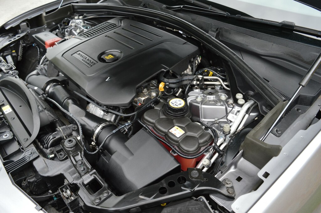 Jaguar F-Pace Suv KT73HSO #3