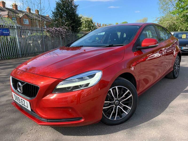 Volvo V40 1.5 T2 Gpf Momentum DV19EZJ Red #3