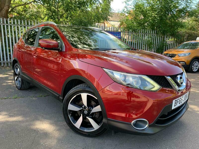 Nissan Qashqai 1.2 Dig-t N-tec 2Wd Red
