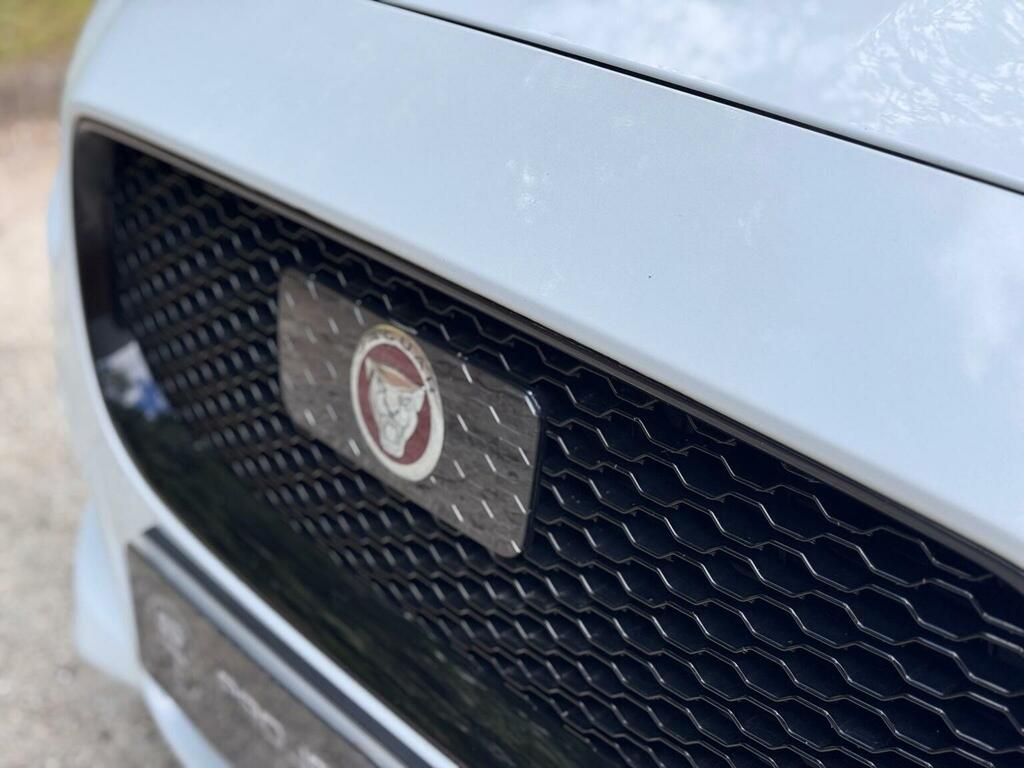 Jaguar XE 2.0D R-sport Awd Euro 6 Ss YE68DRO White #3