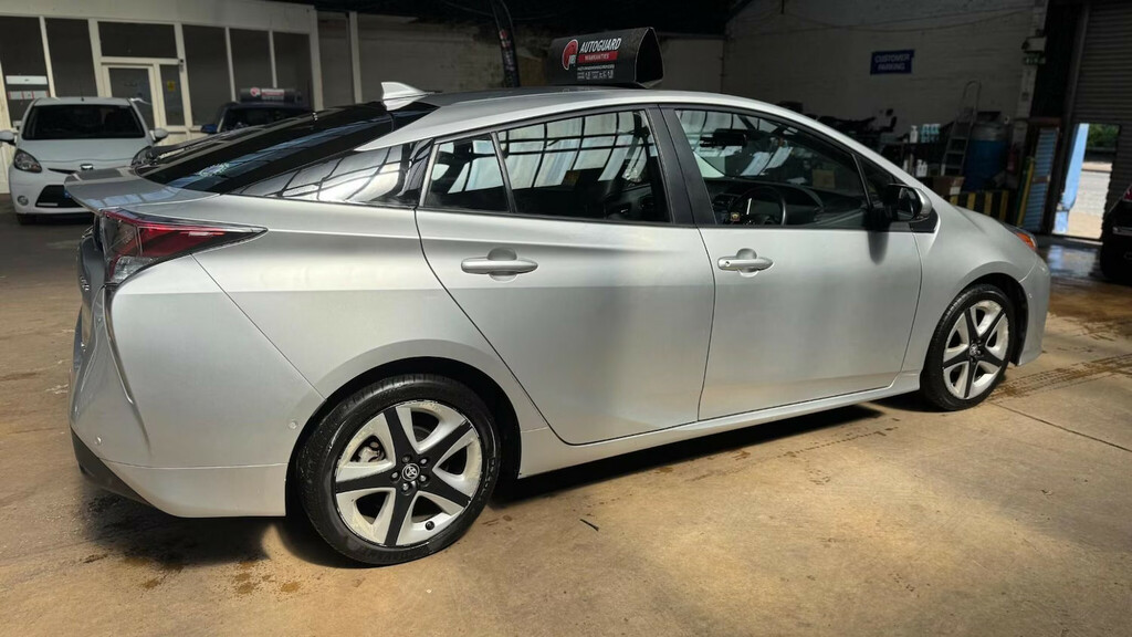 Toyota Prius 1.8 Vvt-h Excel Cvt Euro 6 S S 15In Alloy Silver #3