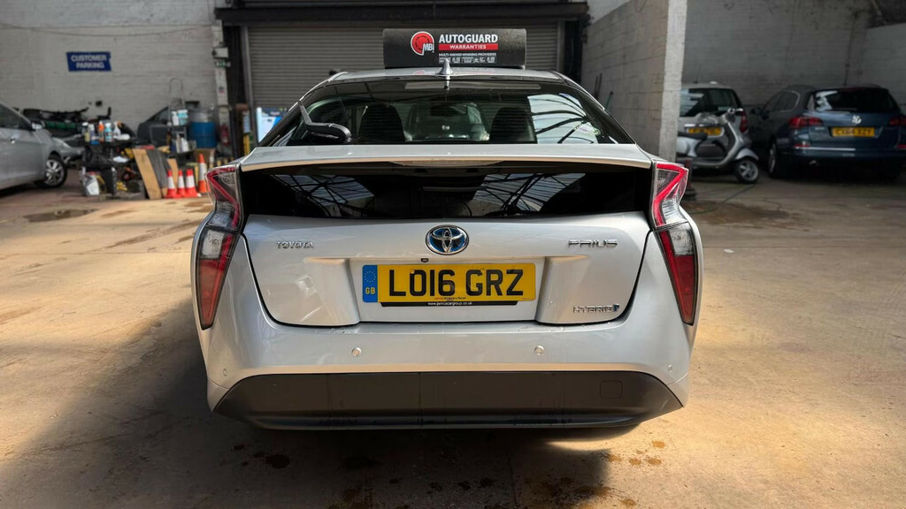 Toyota Prius 1.8 Vvt-h Excel Cvt Euro 6 S S 15In Alloy Silver #2