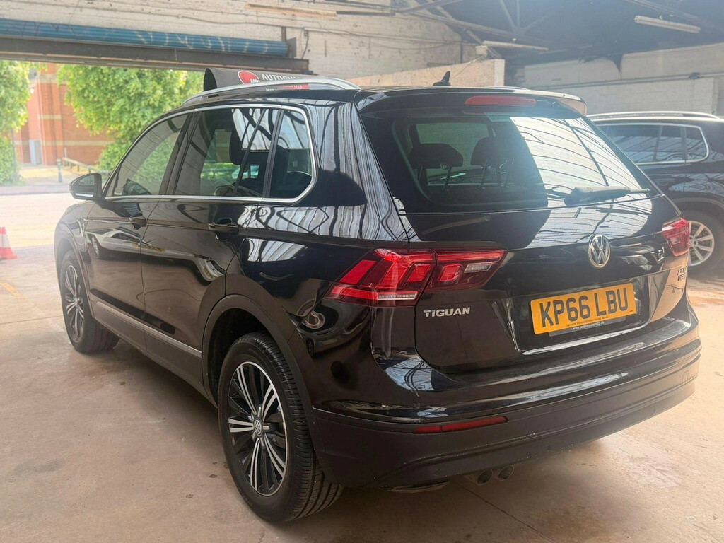 Volkswagen Tiguan 2.0 Tdi 150 4Motion Se Nav Estate Manua KP66LBU Black #3