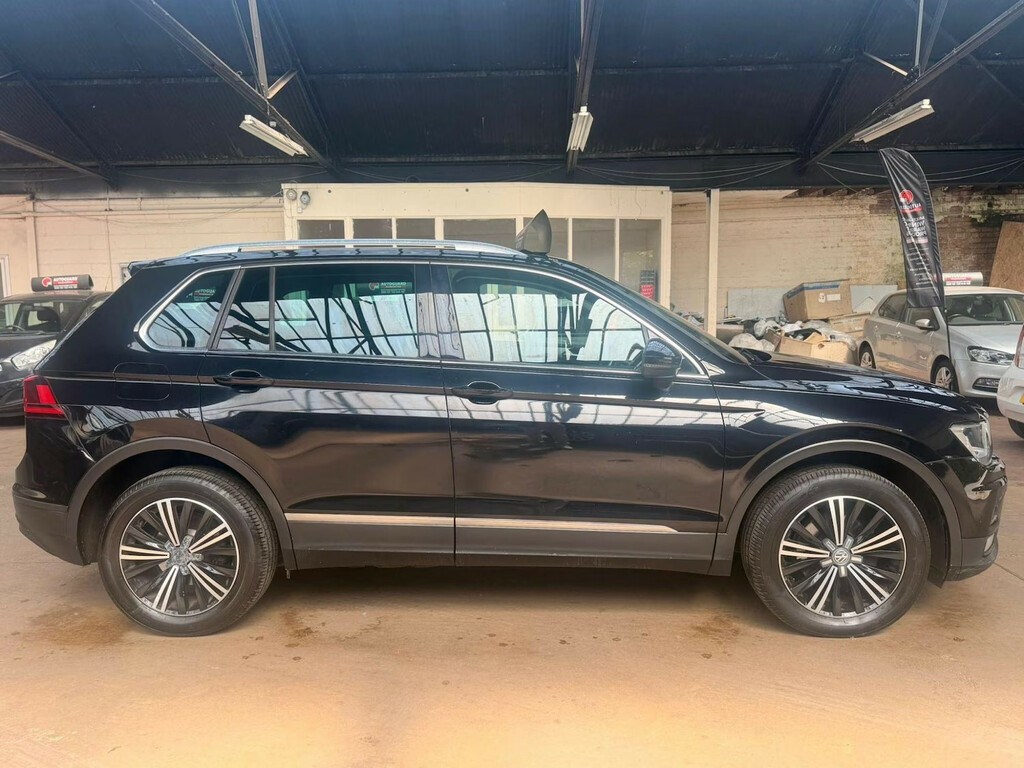 Volkswagen Tiguan 2.0 Tdi 150 4Motion Se Nav Estate Manua KP66LBU Black #6