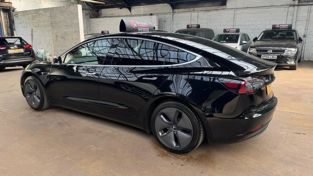 Tesla Model 3 Standard Plus Saloon LC20JUO Black #4