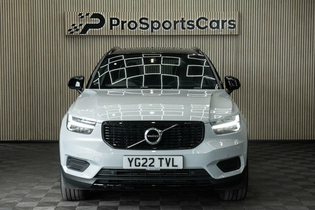 Volvo XC40 1.5 T3 R-design Suv Euro 6 S S YG22TVL Silver #2