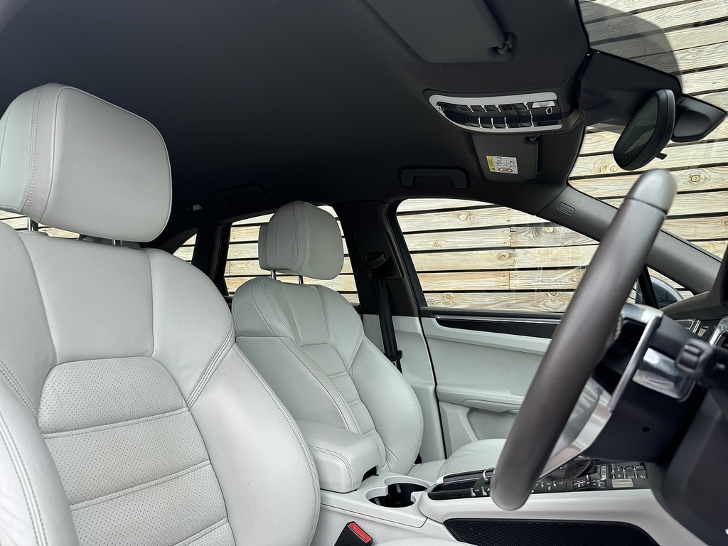 Porsche Macan 201666 T Top Spec Sport Design Pack EN66GYZ Grey #4