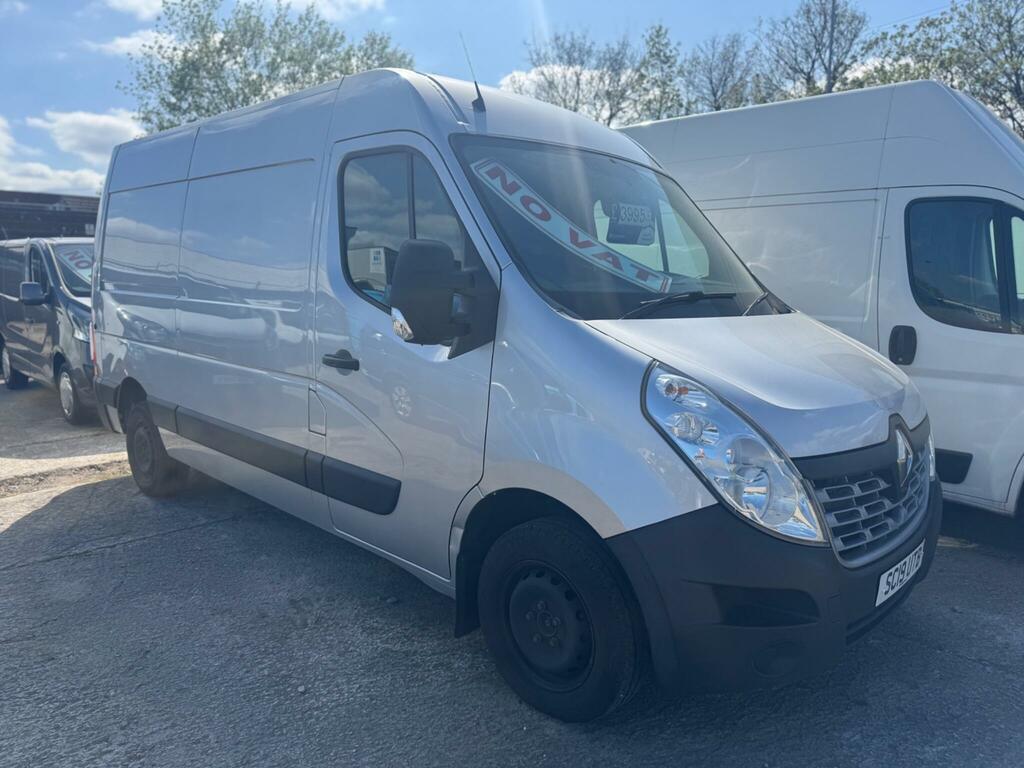 Renault Master 2.3 Dci 33 Business Fwd Mwb Medium Roof Euro 6 Grey