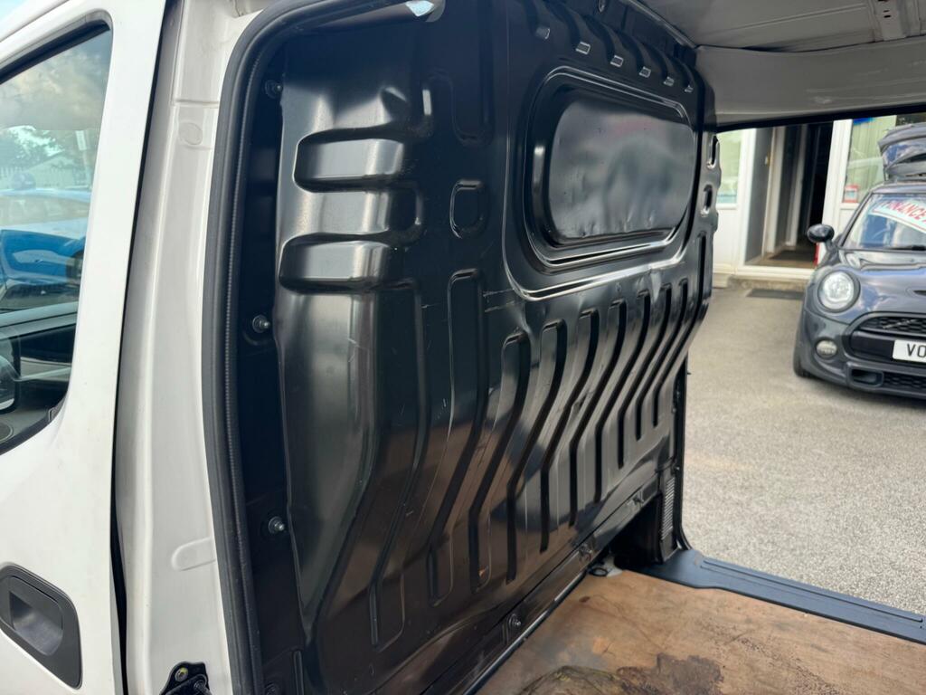 Nissan NV200 0.0 E Acenta Combi 7 Seat Rapid Plus 109 Bhp White #22