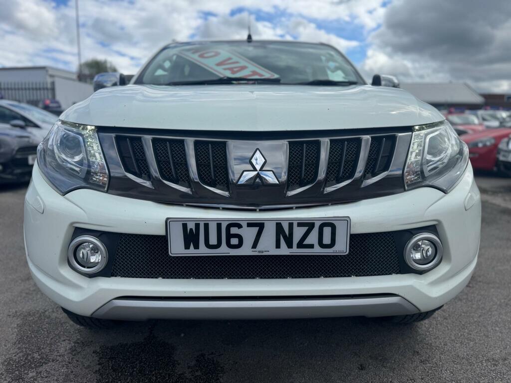 Mitsubishi L200 2.4 Di-d Dc Barbarian 4Wd Euro 6 WU67NZO White #4