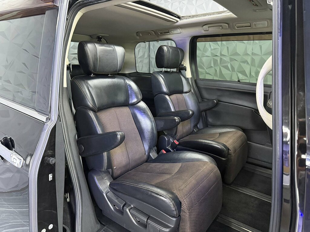 Nissan Elgrand Petrol  #24