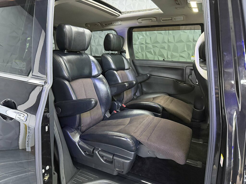 Nissan Elgrand Petrol  #25