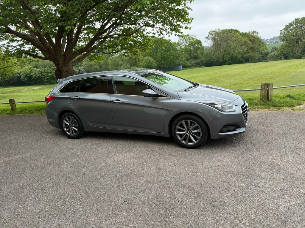 Hyundai I40 1.7 Crdi Blue Drive Se Nav Tourer Dct E Silver #2