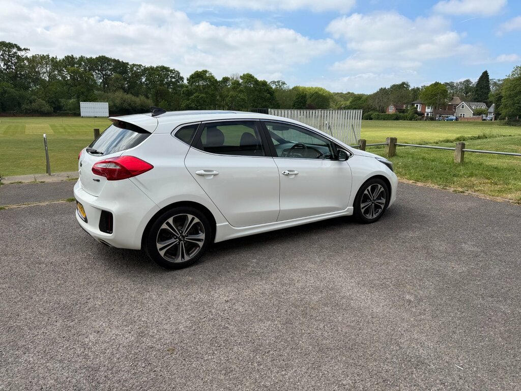 Kia Ceed 1.6 Crdi Gt-line S Hatchback Eur N200BTH White #2