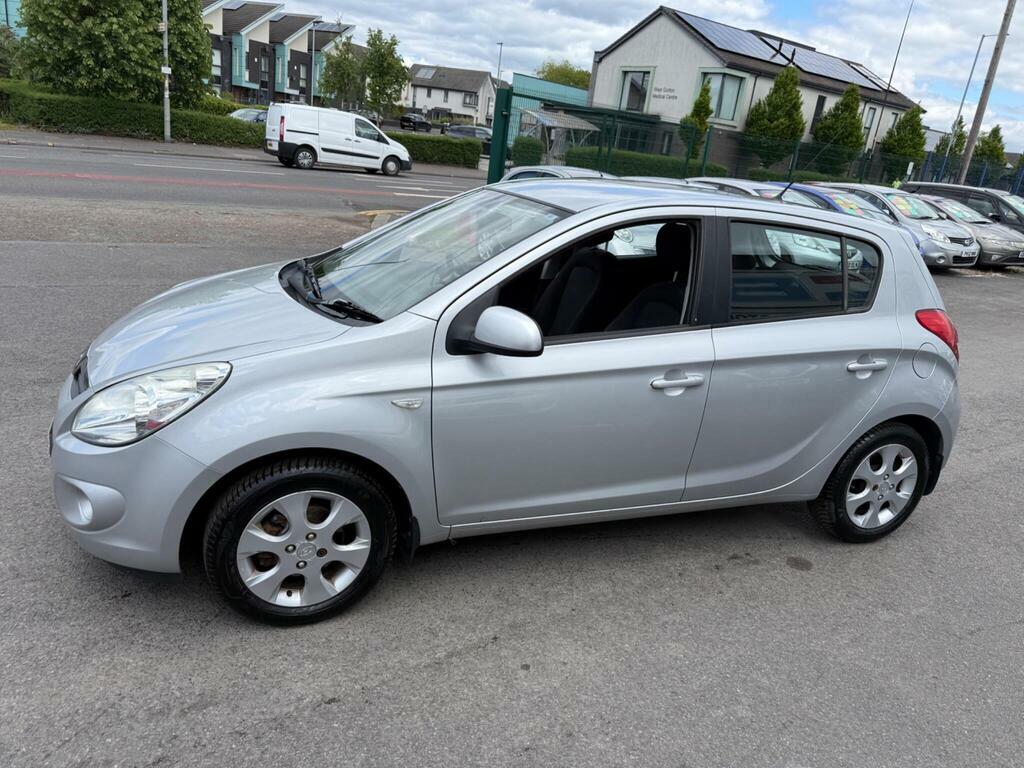 Hyundai I20 1.4 Comfort Euro 4 Silver #4