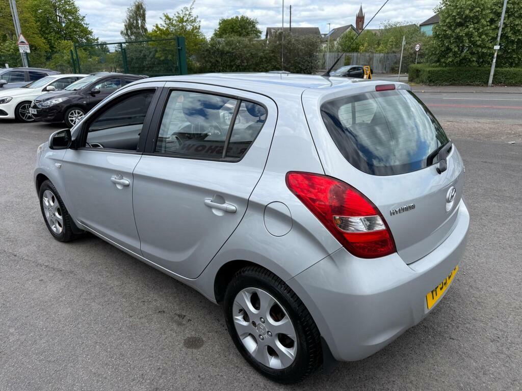 Hyundai I20 1.4 Comfort Euro 4 Silver #5