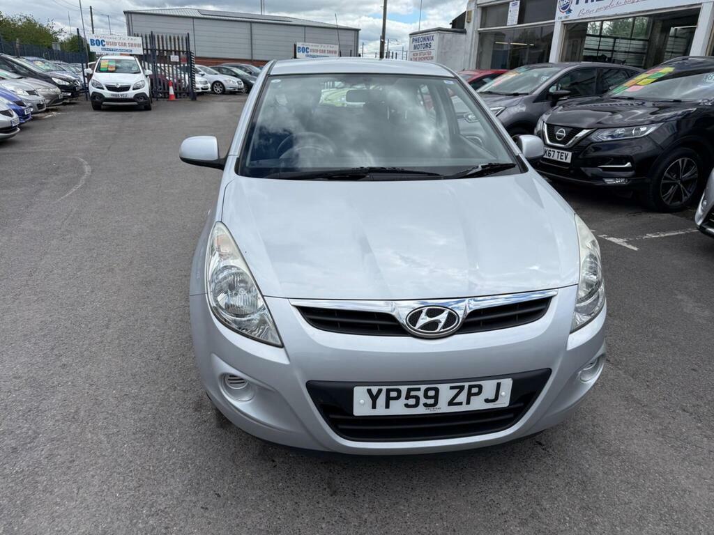 Hyundai I20 1.4 Comfort Euro 4 Silver #2