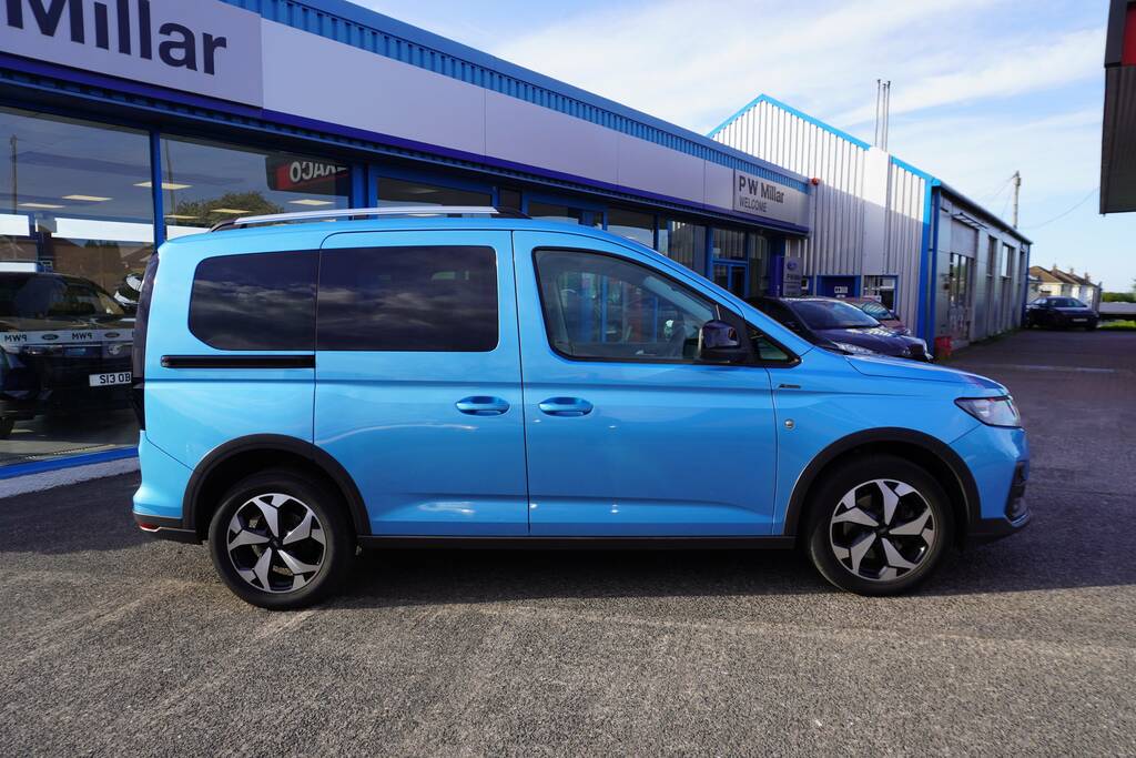 Ford Tourneo Connect 2.0 Ecoblue Active Dct Euro 6 Ss WO72BND Blue #2