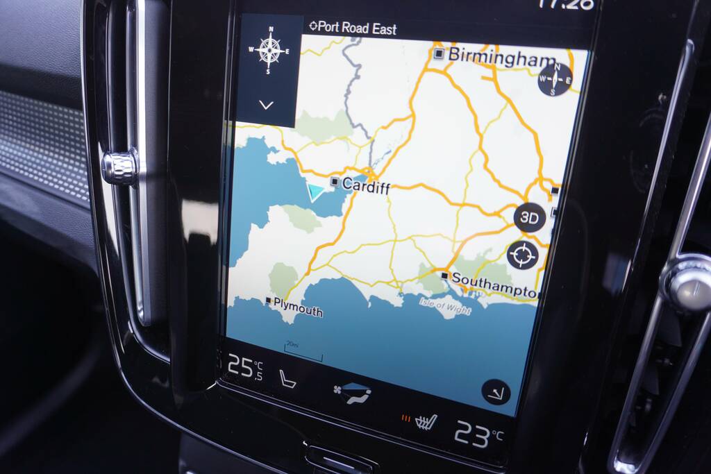 Volvo XC40 1.5H T5 Twin Engine Recharge 10.7Kwh R-design Pro White #5