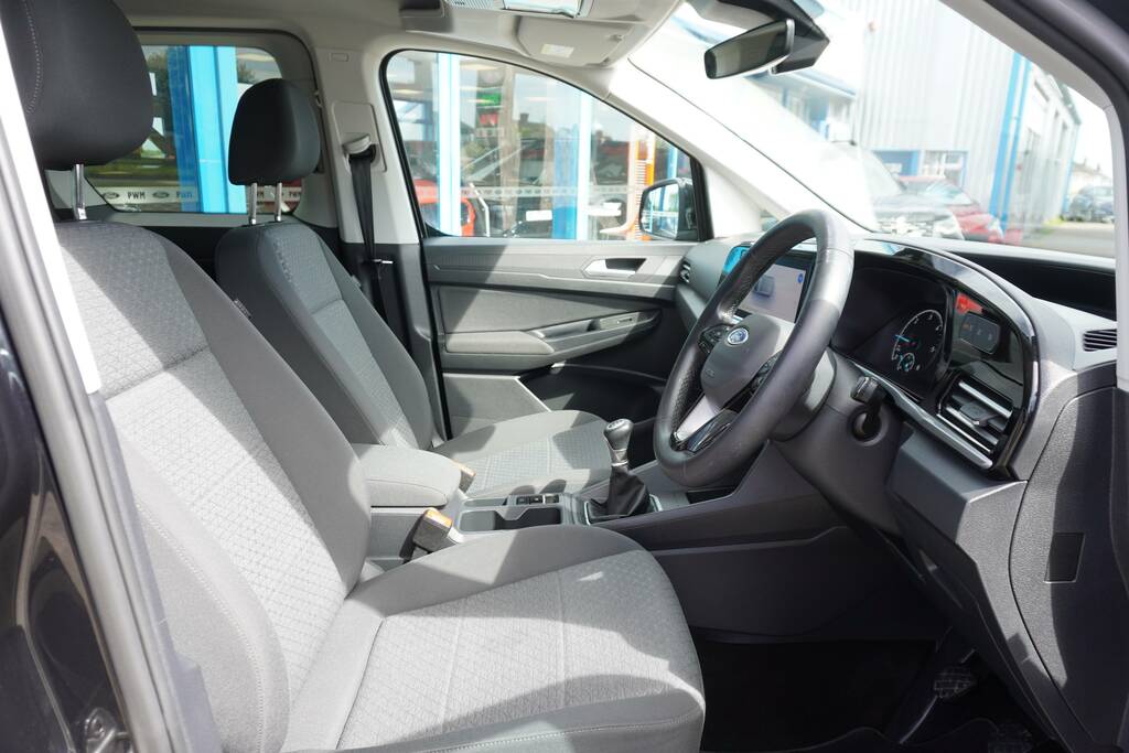 Ford Tourneo Connect 2.0 Ecoblue Titanium Euro 6 Ss GV72CVU Black #6