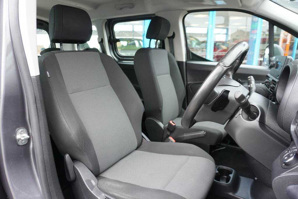 Vauxhall Combo Life 1.5 Turbo D Blueinjection Design Euro 6 Ss CJ19JWM Grey #6