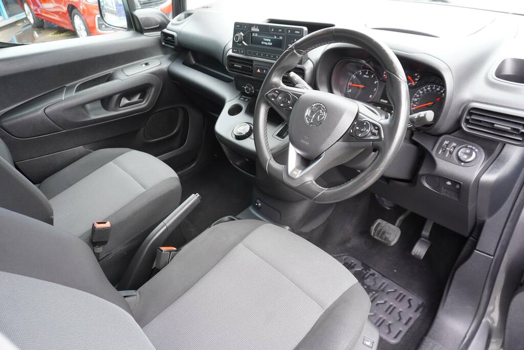 Vauxhall Combo Life 1.5 Turbo D Blueinjection Design Euro 6 Ss CJ19JWM Grey #5