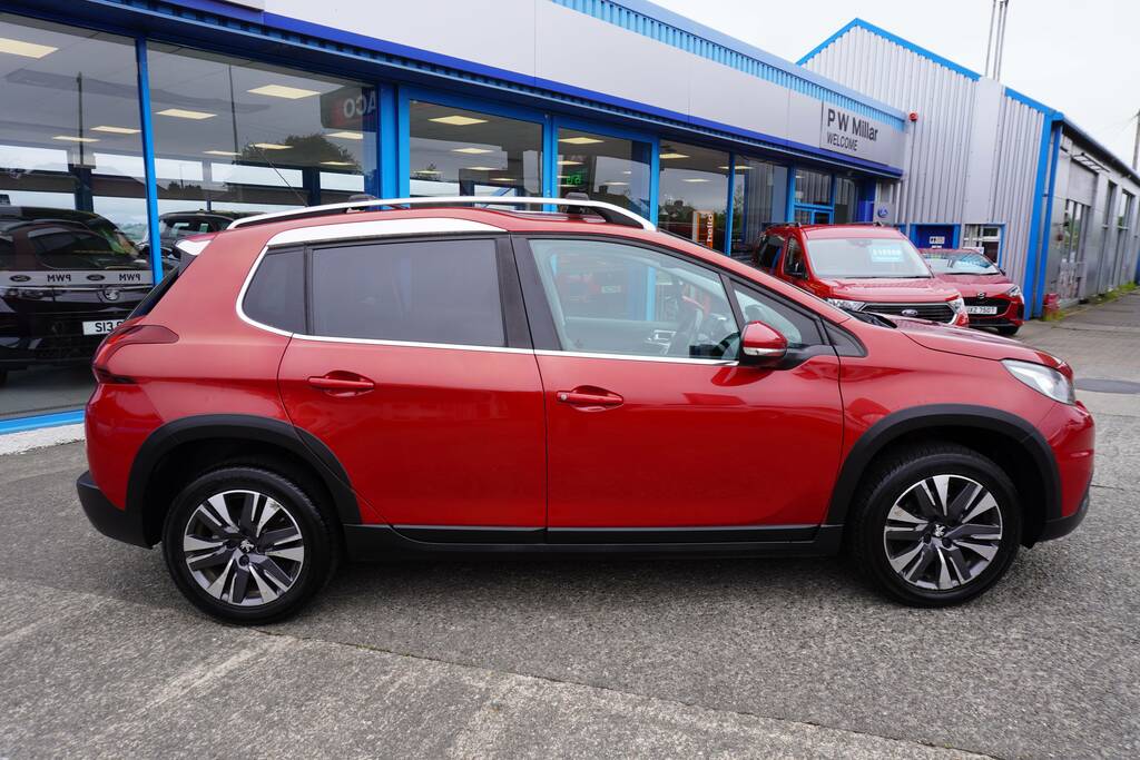 Peugeot 2008 1.2 Puretech Allure Euro 6 Red #2