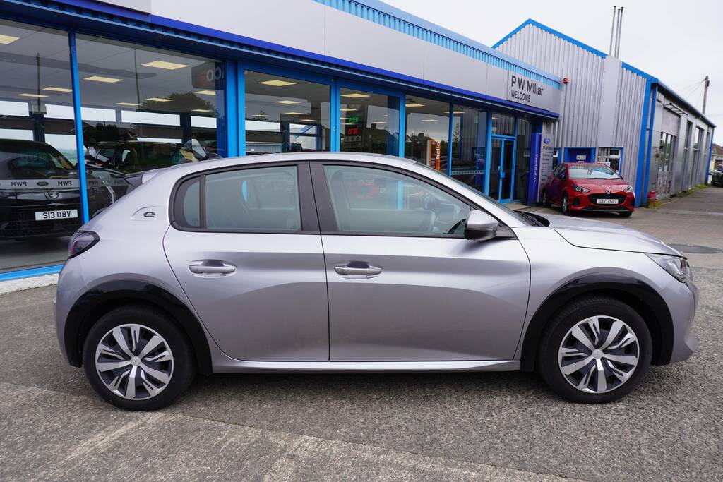 Peugeot e-208 50Kwh Active Hatchback 136 Ps Grey #2