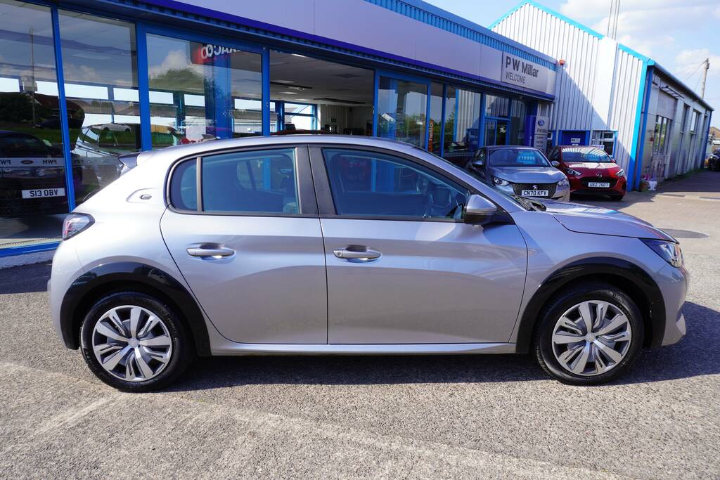 Peugeot e-208 50Kwh Active Hatchback 136 Ps Grey #2