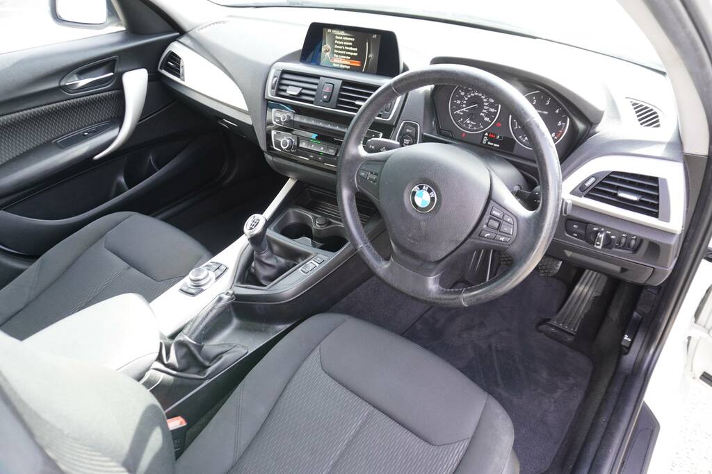 BMW 1 Series 1.5 116D Se Euro 6 Ss VU66YWW White #3