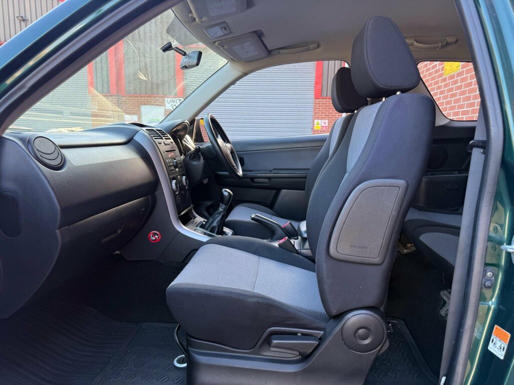 Suzuki Grand Vitara 2L Null Black #20