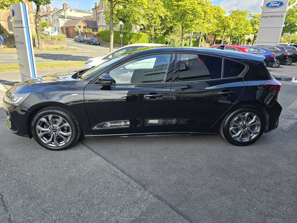 Ford Focus 1.0T Ecoboost St-line Hatchback PK23BFJ Black #3