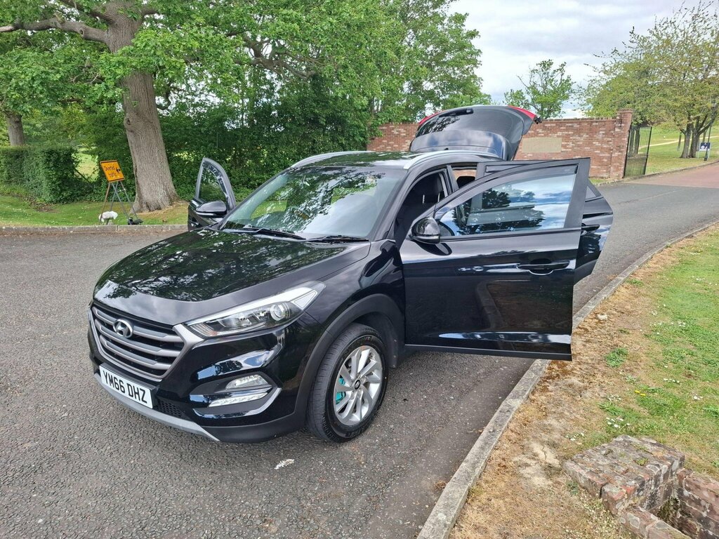 Hyundai Tucson 1.6 Gdi Blue Drive Se Euro 6 Ss YM66DHZ Black #3