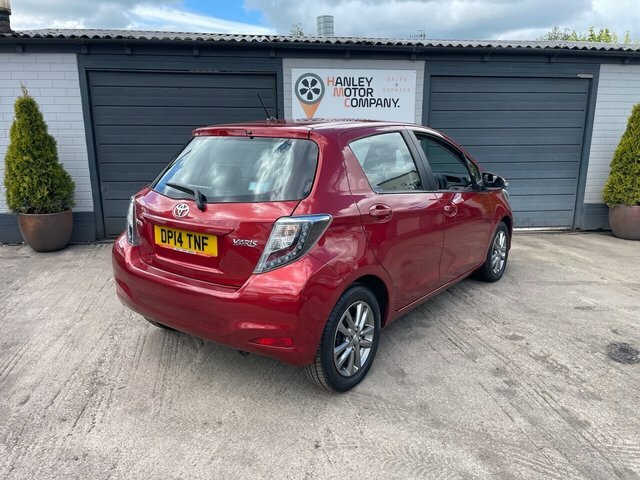 Toyota Yaris 1.33 Dual Vvt-i Icon Plus Hatchback Man Red #3