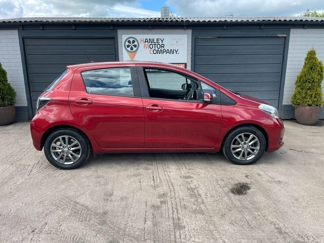 Toyota Yaris 1.33 Dual Vvt-i Icon Plus Hatchback Man Red #2