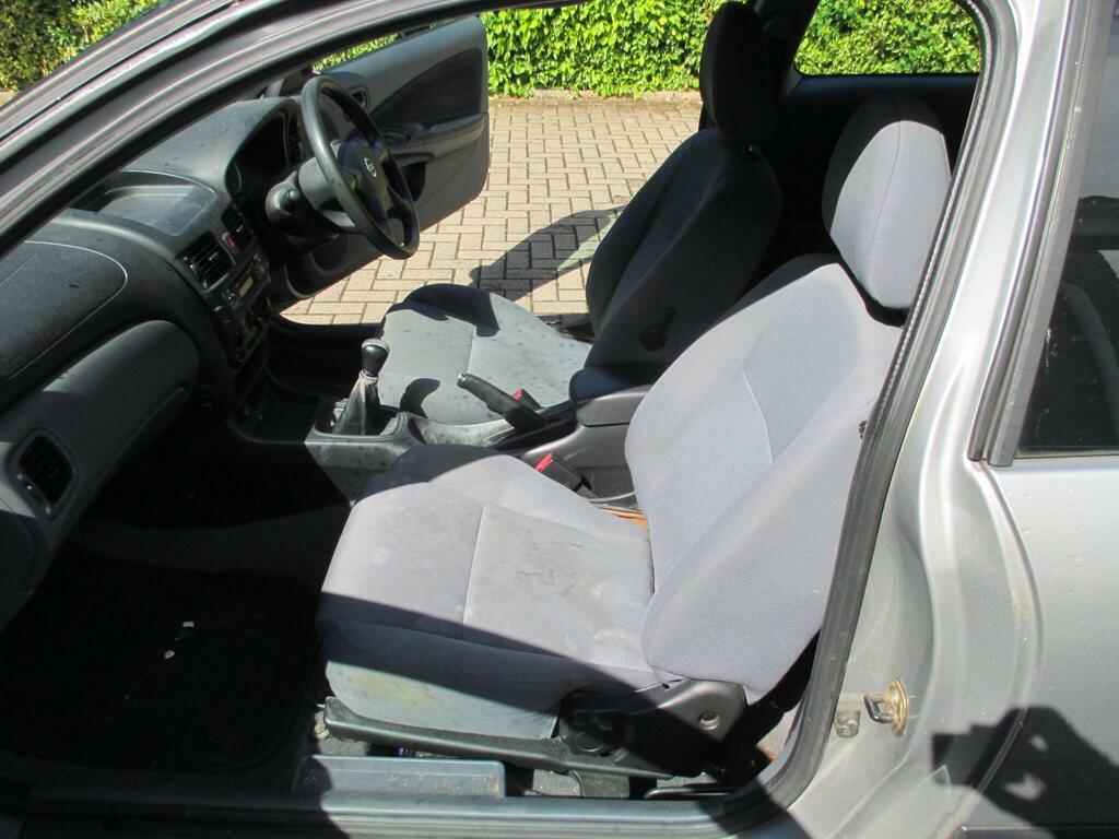 Nissan Almera 1.8 S Silver #13