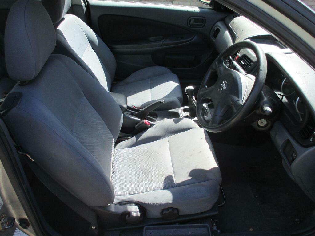 Nissan Almera 1.8 S Silver #12