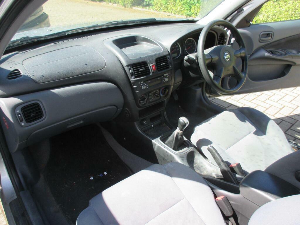 Nissan Almera 1.8 S Silver #10