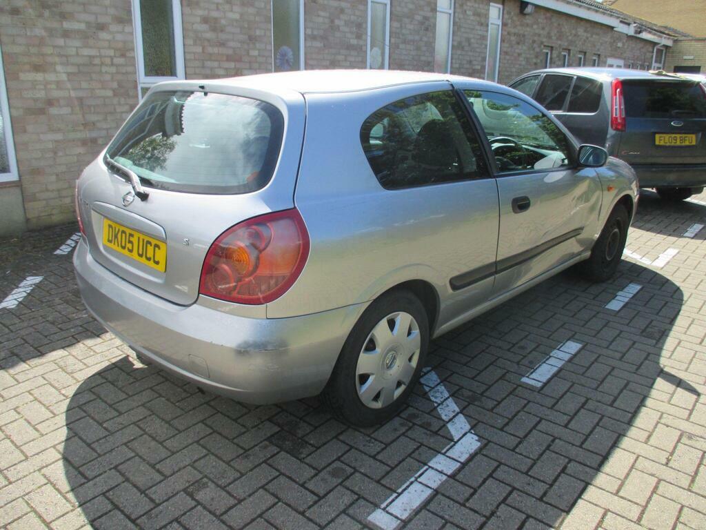 Nissan Almera 1.8 S Silver #5