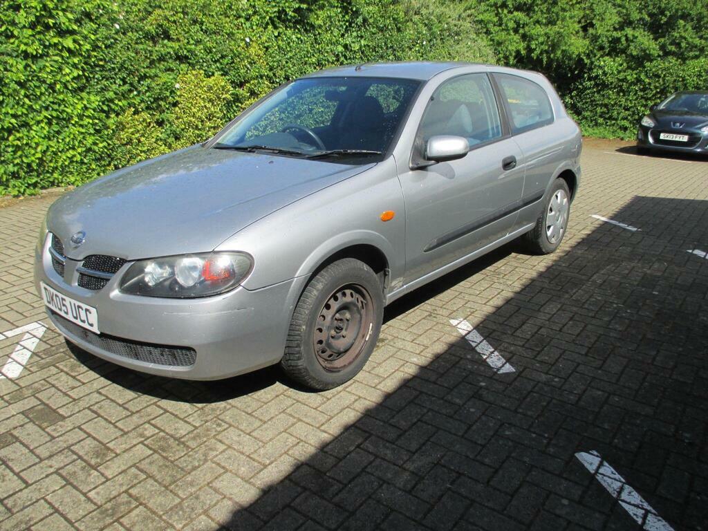 Nissan Almera 1.8 S Silver #2
