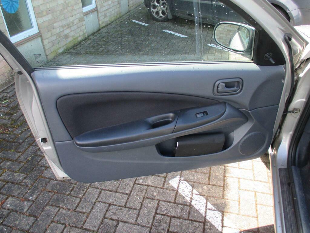 Nissan Almera 1.8 S Silver #15