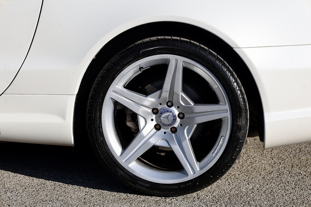 Mercedes-Benz SL Class Base White #29