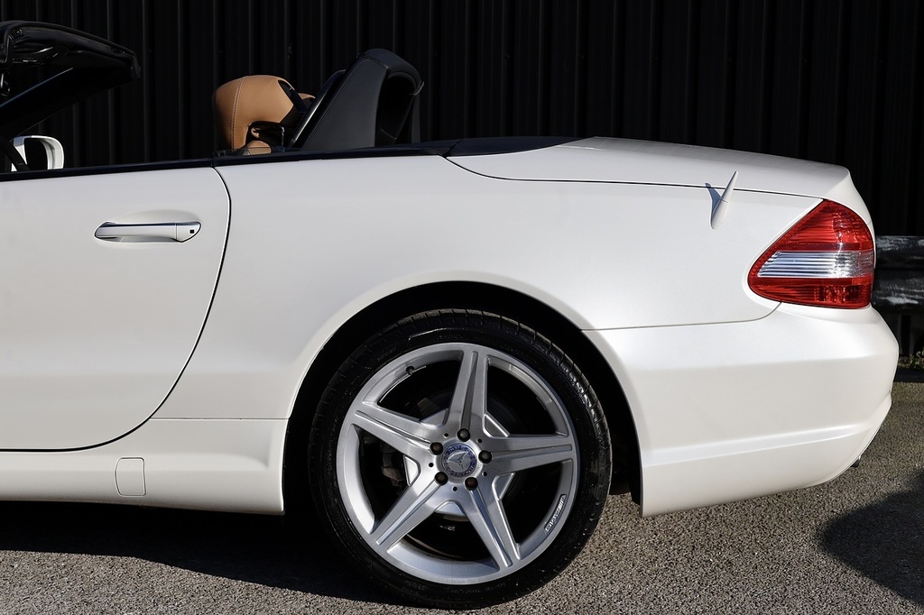 Mercedes-Benz SL Class Base White #27