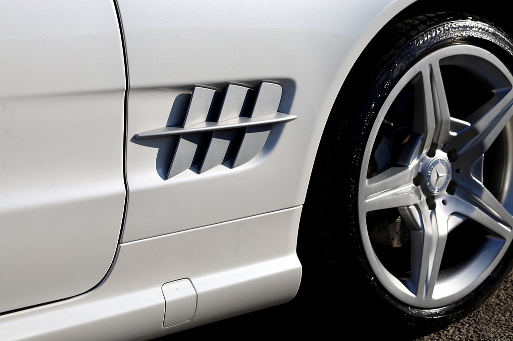Mercedes-Benz SL Class Base White #18