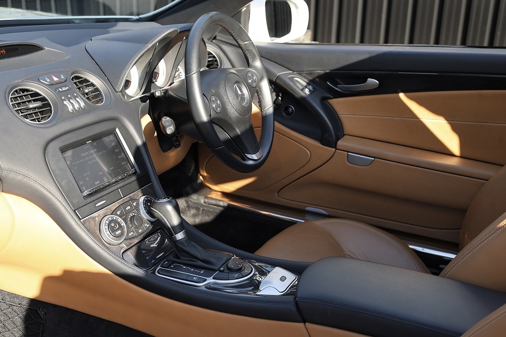 Mercedes-Benz SL Class Base White #7